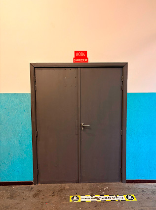 Photo de la porte extérieure du local à aménager